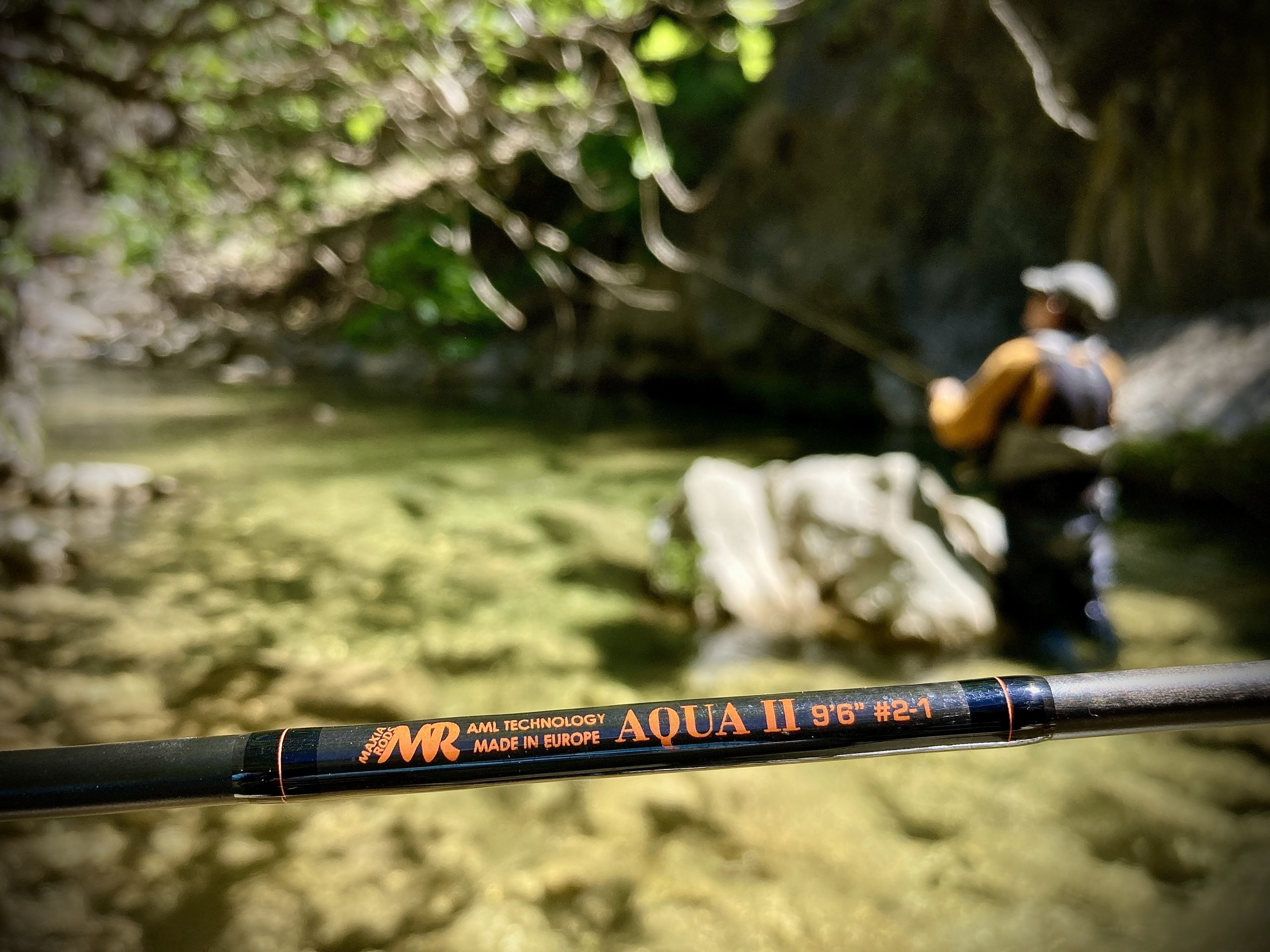 Pesca a mosca en un río de la Sierra de Segura